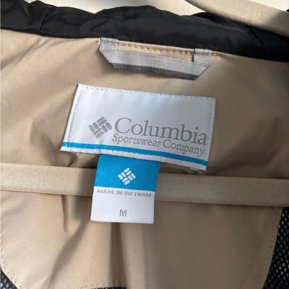 Columbia Men's Black and Tan Raincoat - Picture 2 of 3